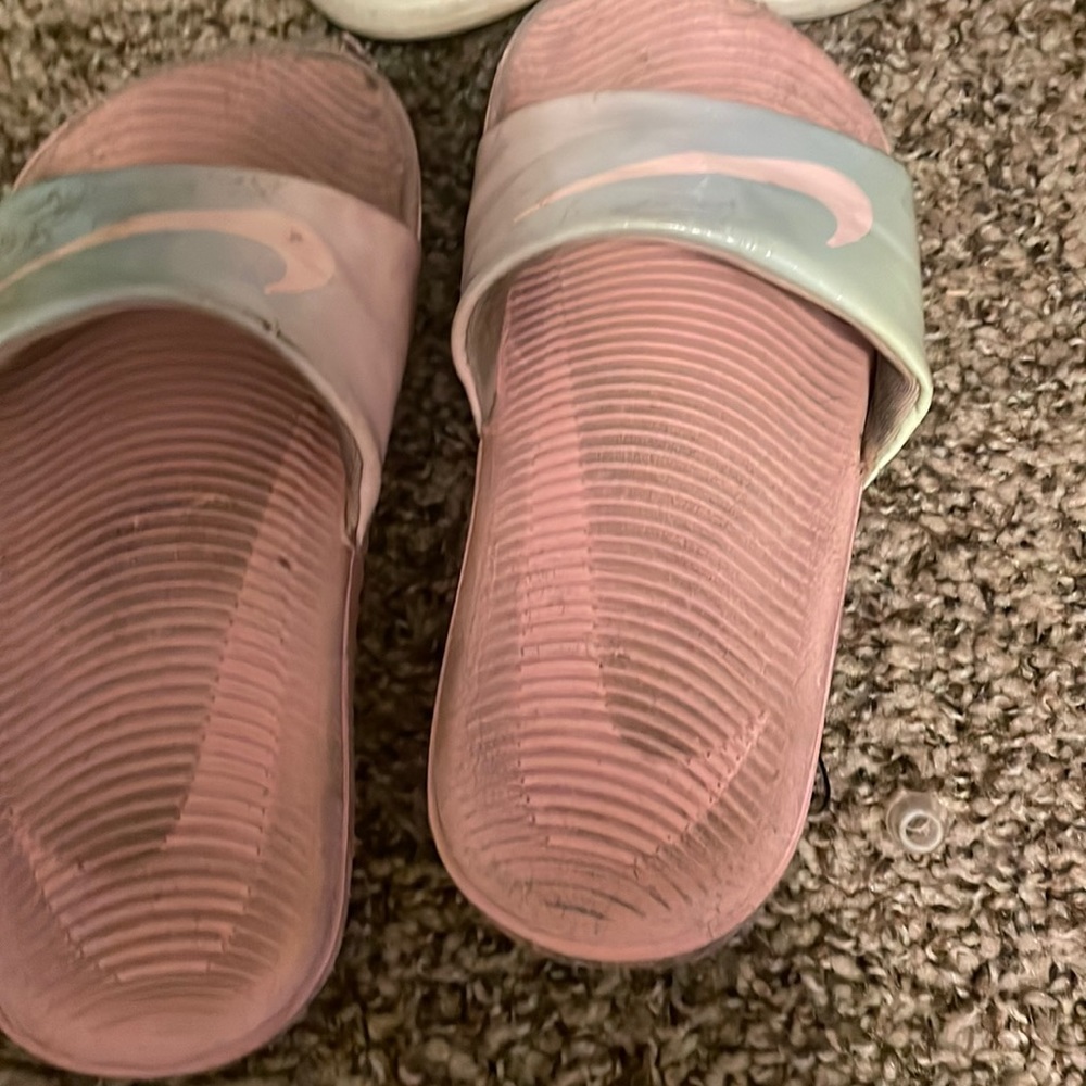 Am selling some shoes and they are pink so if you want just get it